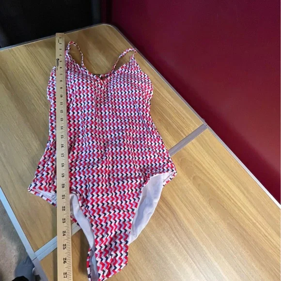 Red and White Patterned Women's Top - Picture 5 of 7